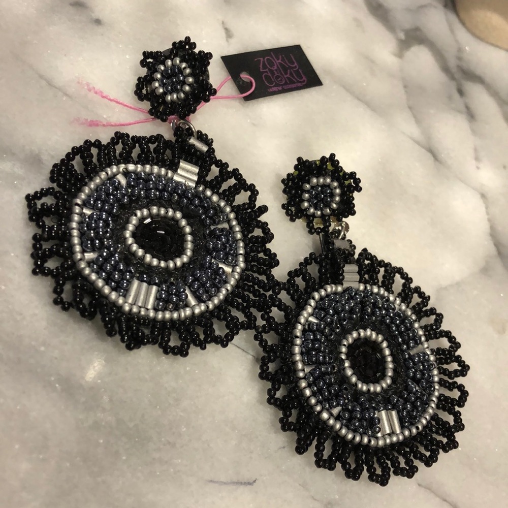 Hand Beaded Black & Gray Lightweight Earrings,NWT
